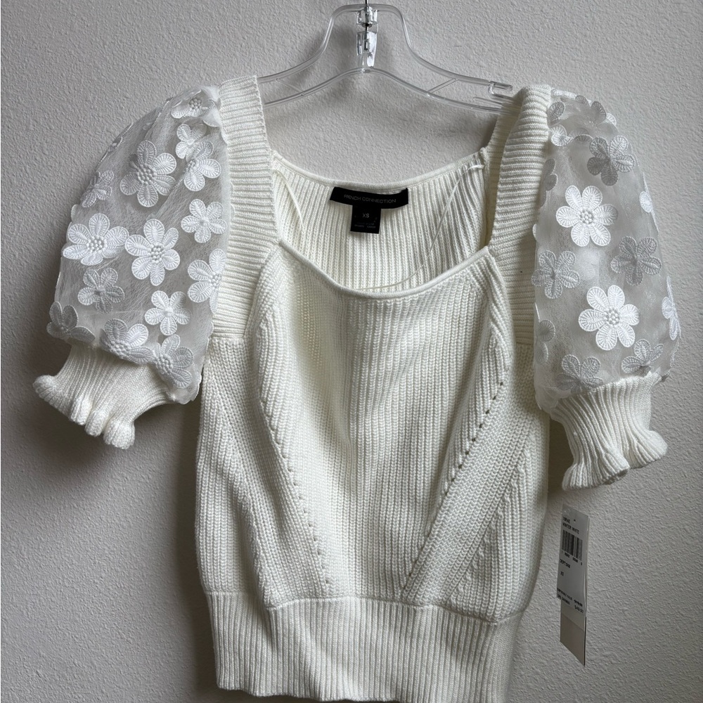 NWT French Connection White Puff-Sleeve floral Knit Top